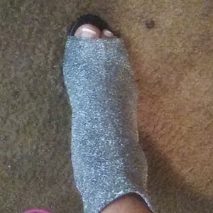 Sparkley peep toe stretches